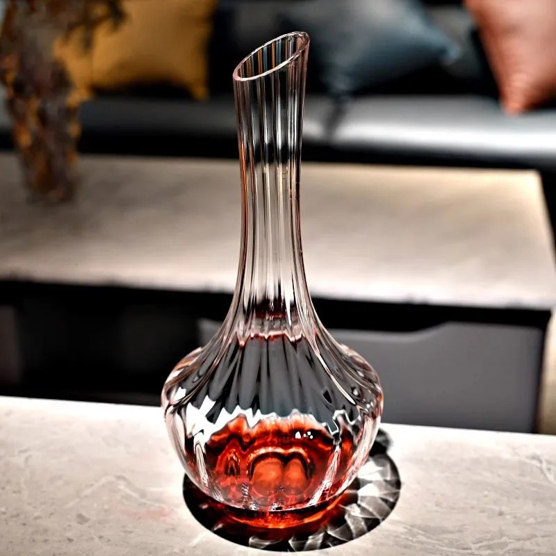Wine Aerator Pour - إبريق نبيذ كريستالي أنيق بتصميم أوروبي